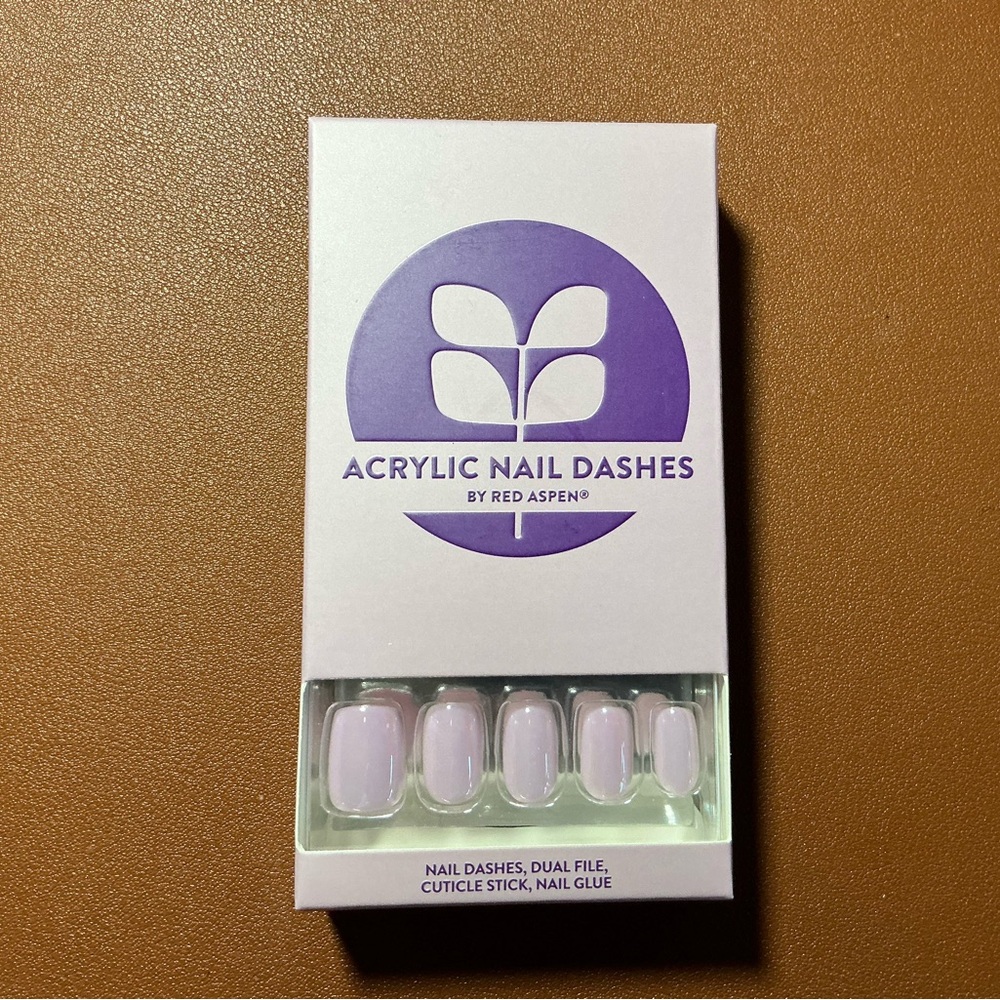 Short Squoval Press On Nails New In Box Enigmatic Evelyn